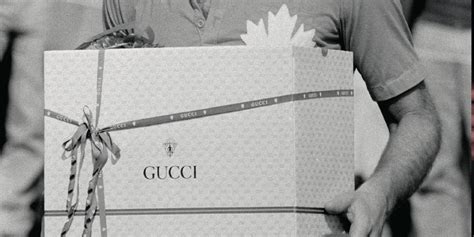 gucci e le celebrità|Storia del marchio Gucci, le dive che vestivano solo Gucci .